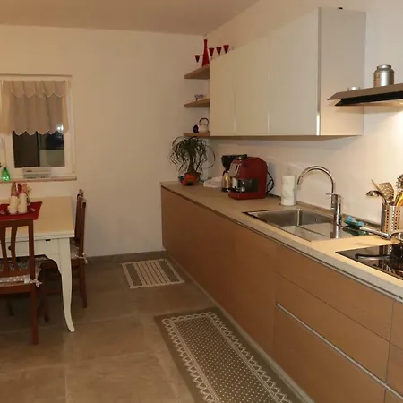 Homestay Civico 86 *